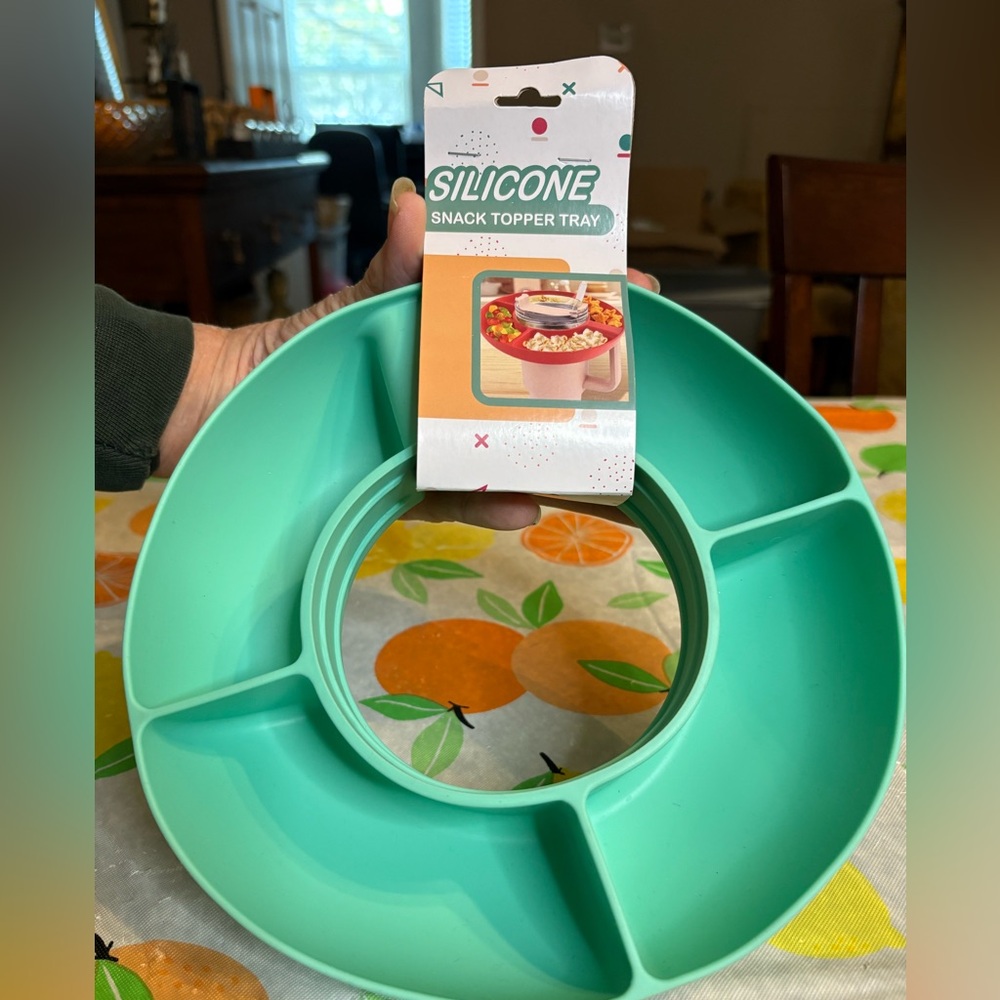 Silicone Snack Topper Tray in Teal